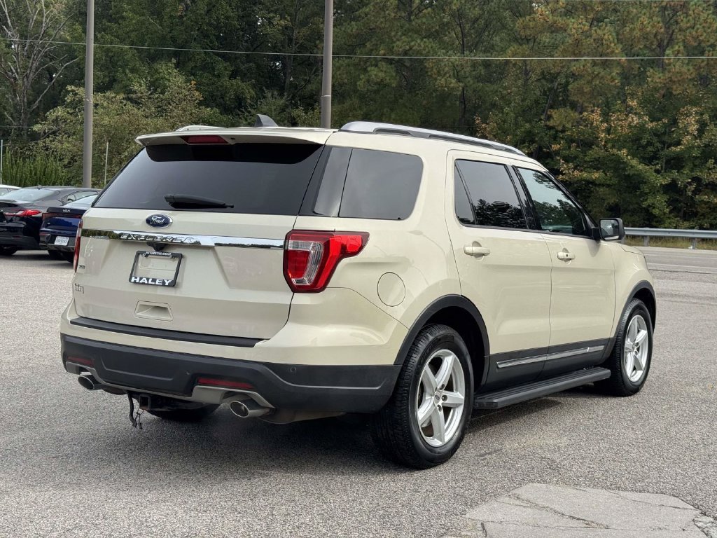 Used 2018 Ford Explorer XLT FWD image 22