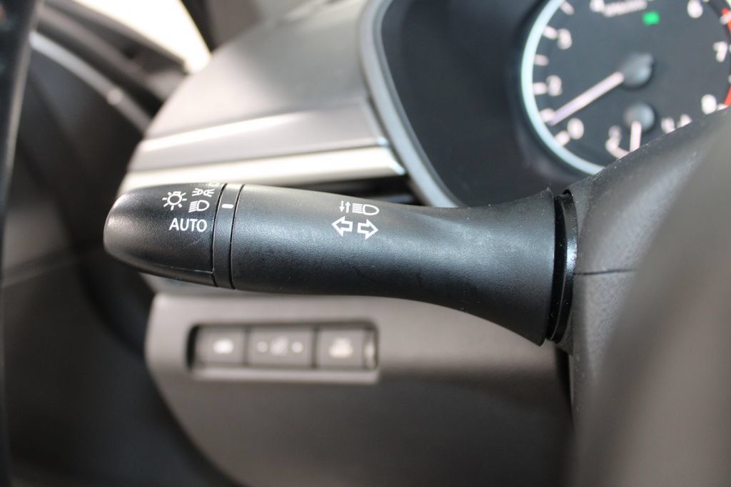 Used 2024 Nissan Altima 2.5 SR FWD image 27