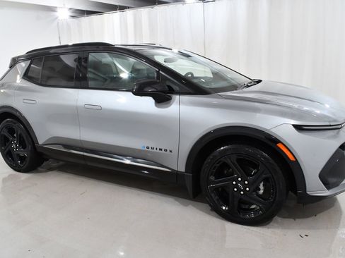 Used 2024 Chevrolet Equinox EV RS image 5