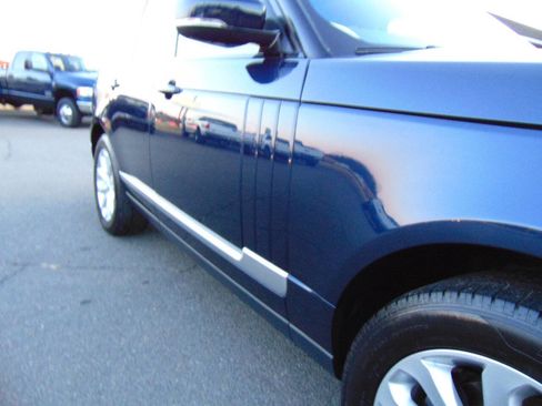 Used 2017 Land Rover Range Rover HSE image 64