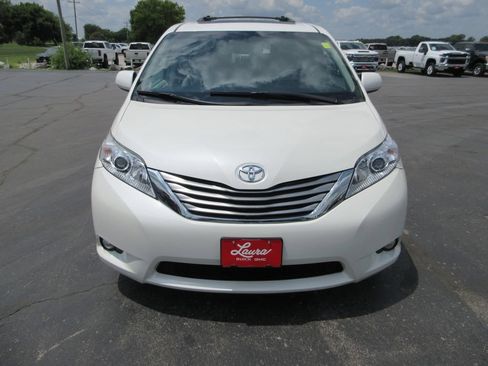 Used 2016 Toyota Sienna XLE Premium FWD image 15