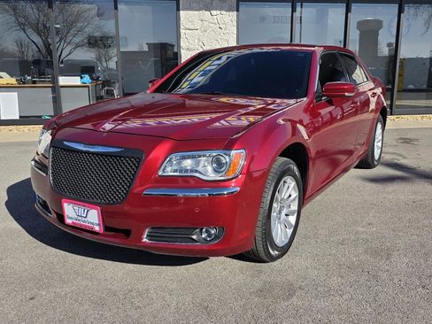 Used 2014 Chrysler 300 RWD w/ Driver Convenience Group image 15