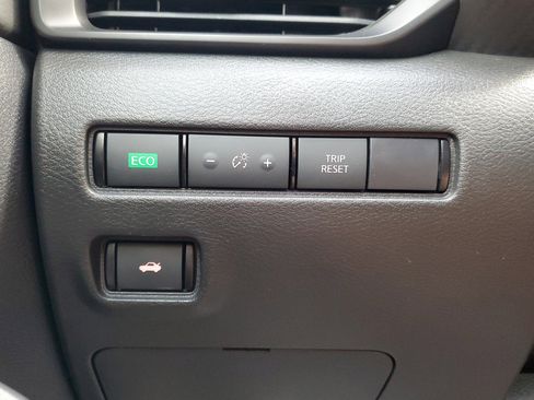 Certified 2022 Nissan Sentra S image 28