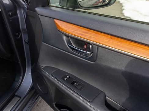 Used 2013 Lexus ES 300h image 50