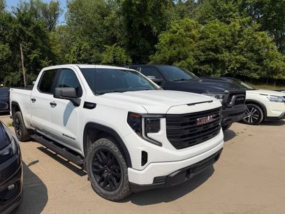 Used 2024 GMC Sierra 1500 Pro w/ Graphite Edition