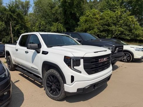 Used 2024 GMC Sierra 1500 Pro w/ Graphite Edition AWD/4WD image 3