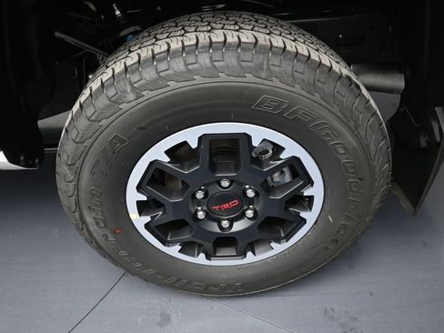 New 2024 Toyota Tacoma TRD Off-Road image 15