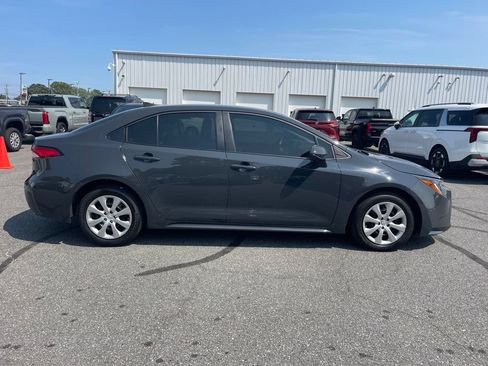 Used 2025 Toyota Corolla LE FWD image 6