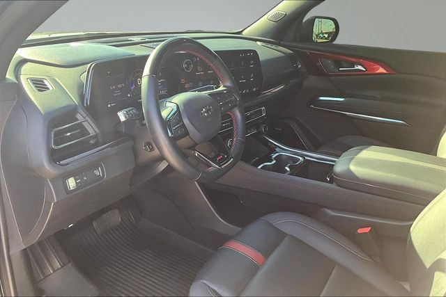 Used 2025 Chevrolet Traverse RS w/ LPO, Floor Liner Package FWD image 17
