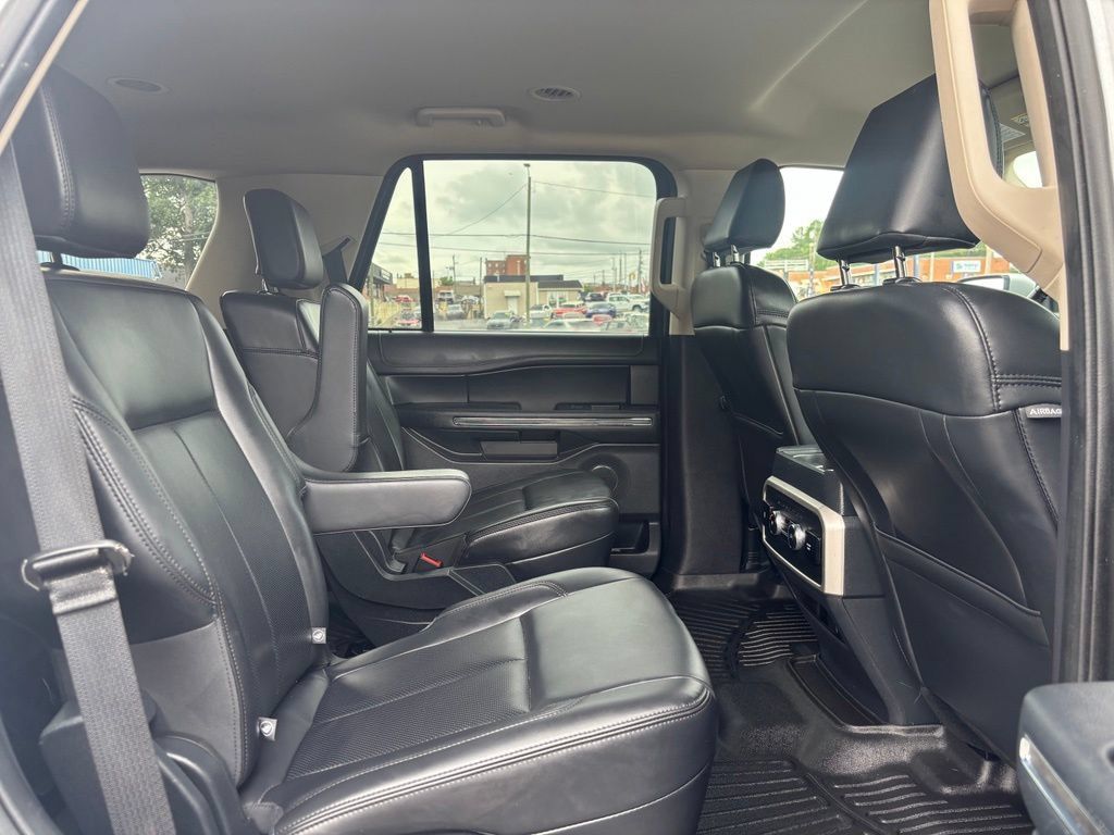 Used 2024 Ford Expedition XLT AWD/4WD image 26