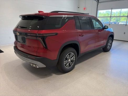 New 2026 Chevrolet Traverse LT w/ Driver Confidence Package AWD/4WD image 6