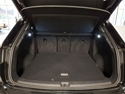 Used 2023 Audi Q4 e-tron Premium Plus image 27