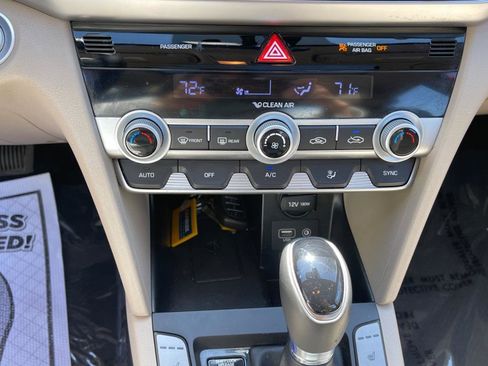 Used 2020 Hyundai Elantra Limited w/ Ultimate Package 03 image 25