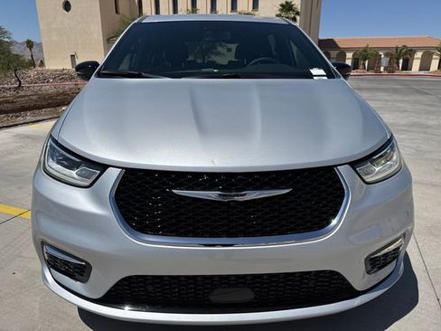 New 2026 Chrysler Pacifica Select FWD image 7