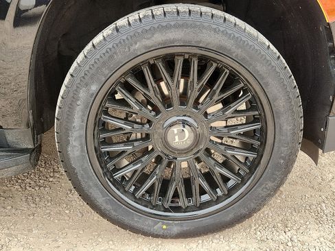 Used 2021 Chevrolet Tahoe LT image 7