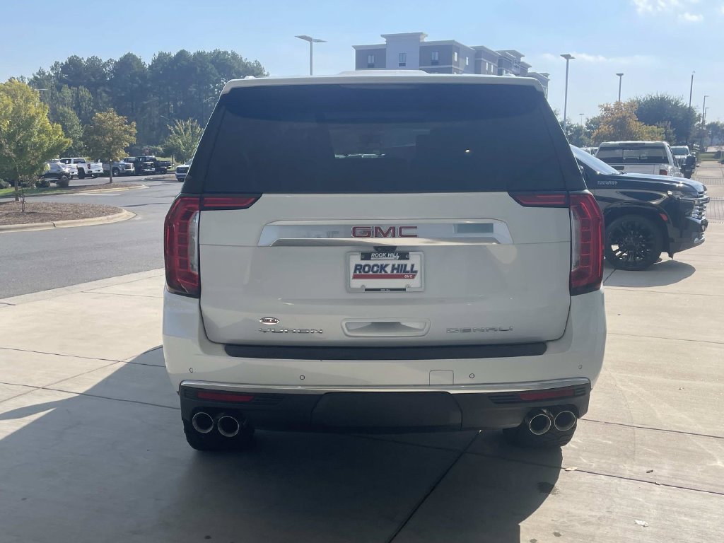 Used 2023 GMC Yukon Denali w/ Denali Reserve Package AWD/4WD image 3