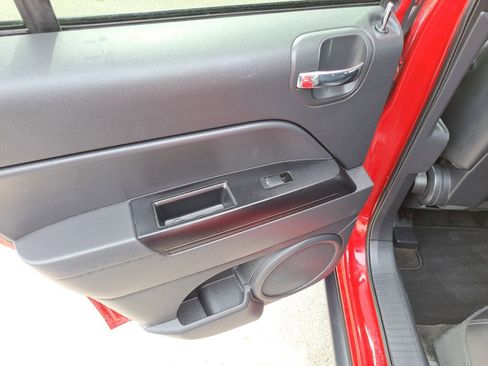 Used 2017 Jeep Compass Sport w/ Power Value Group image 18