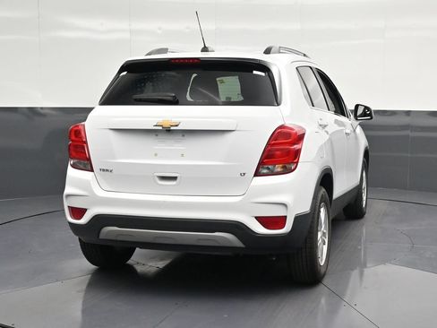 Used 2019 Chevrolet Trax LT FWD image 2