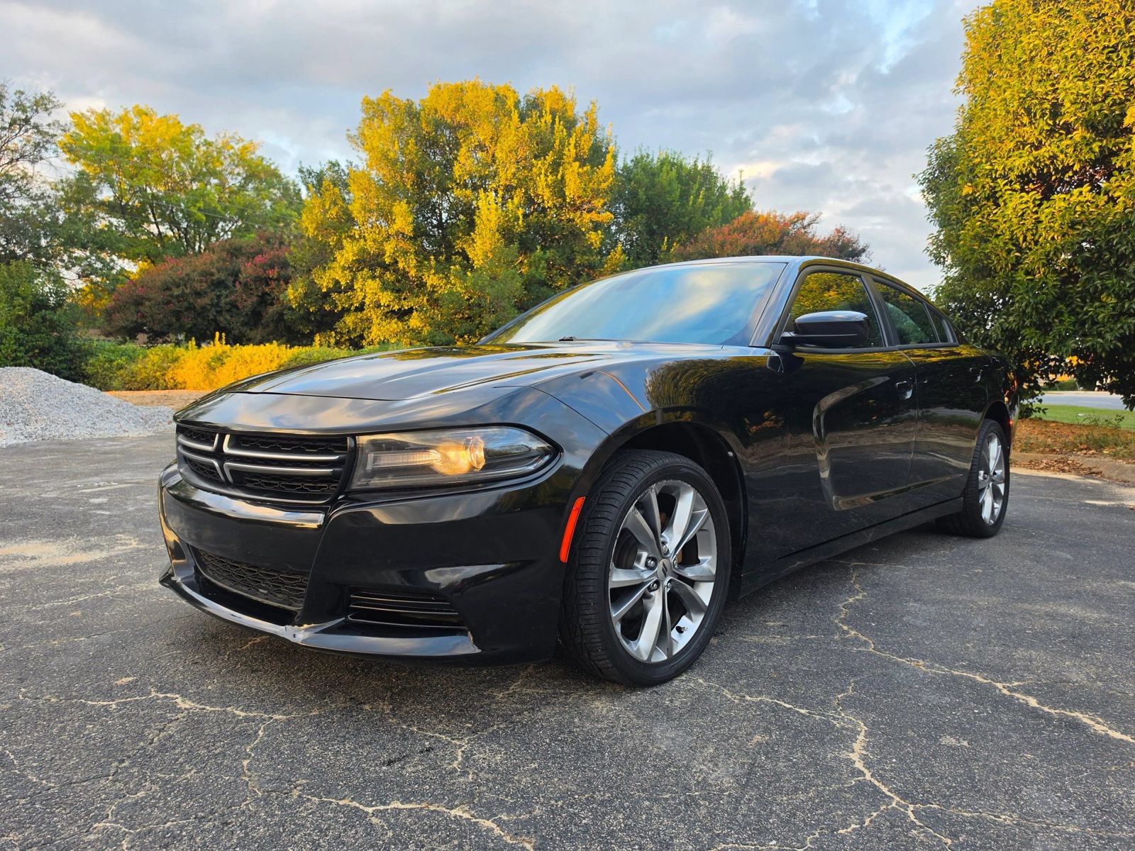 Used 2015 Dodge Charger SE w/ Popular Equipment Group RWD image 1