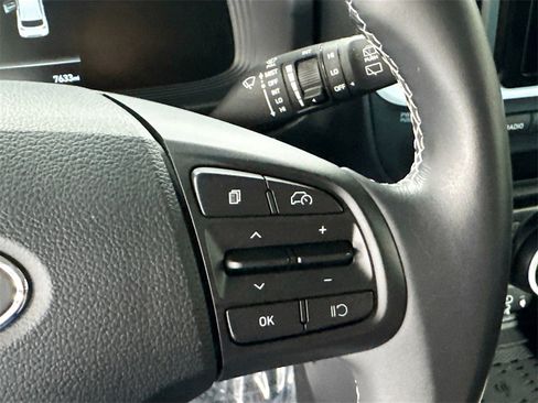 Used 2024 Hyundai Venue Limited image 9