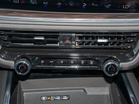 Used 2025 Chevrolet Tahoe LT image 25