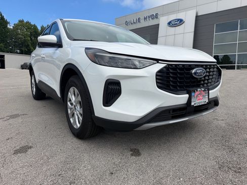 Used 2023 Ford Escape Active w/ Tech Pack #2 AWD/4WD image 4