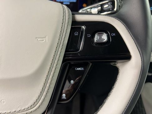 New 2026 Lincoln Aviator AWD image 17