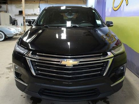 Used 2023 Chevrolet Traverse LT w/ LPO, Floor Liner Package AWD/4WD image 2