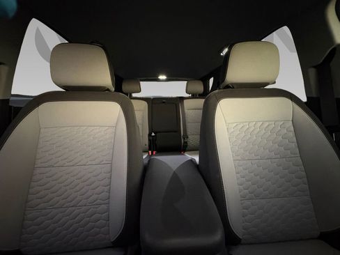 Used 2020 Chevrolet Equinox LS image 2