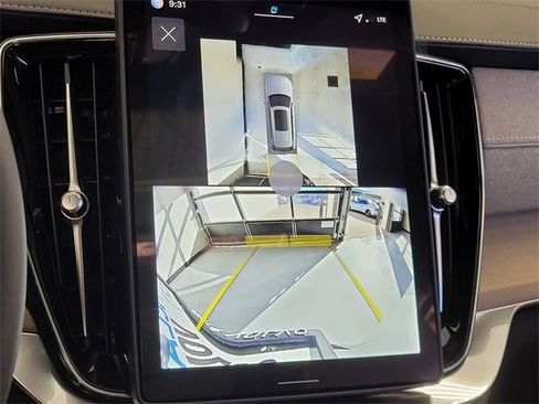 New 2026 Volvo XC90 B6 Plus w/ Protection Package Premier image 14