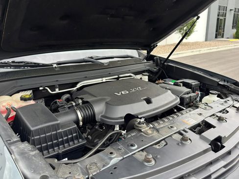 Used 2018 Chevrolet Colorado LT AWD/4WD image 17