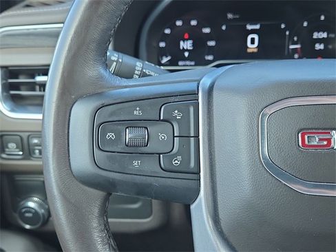 Used 2022 GMC Yukon SLT w/ SLT Luxury Package image 24