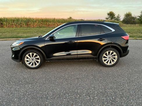 Used 2021 Ford Escape Titanium w/ Titanium Elite Package AWD/4WD image 5