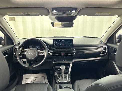 Certified 2023 Kia Seltos EX image 19