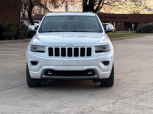 Used 2014 Jeep Grand Cherokee Overland image 2