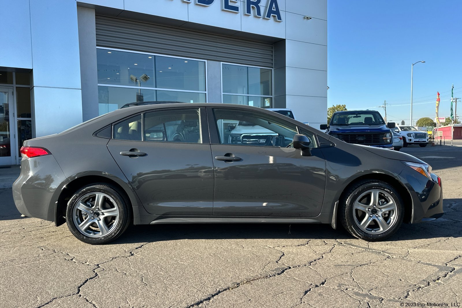 Used 2024 Toyota Corolla LE FWD image 3