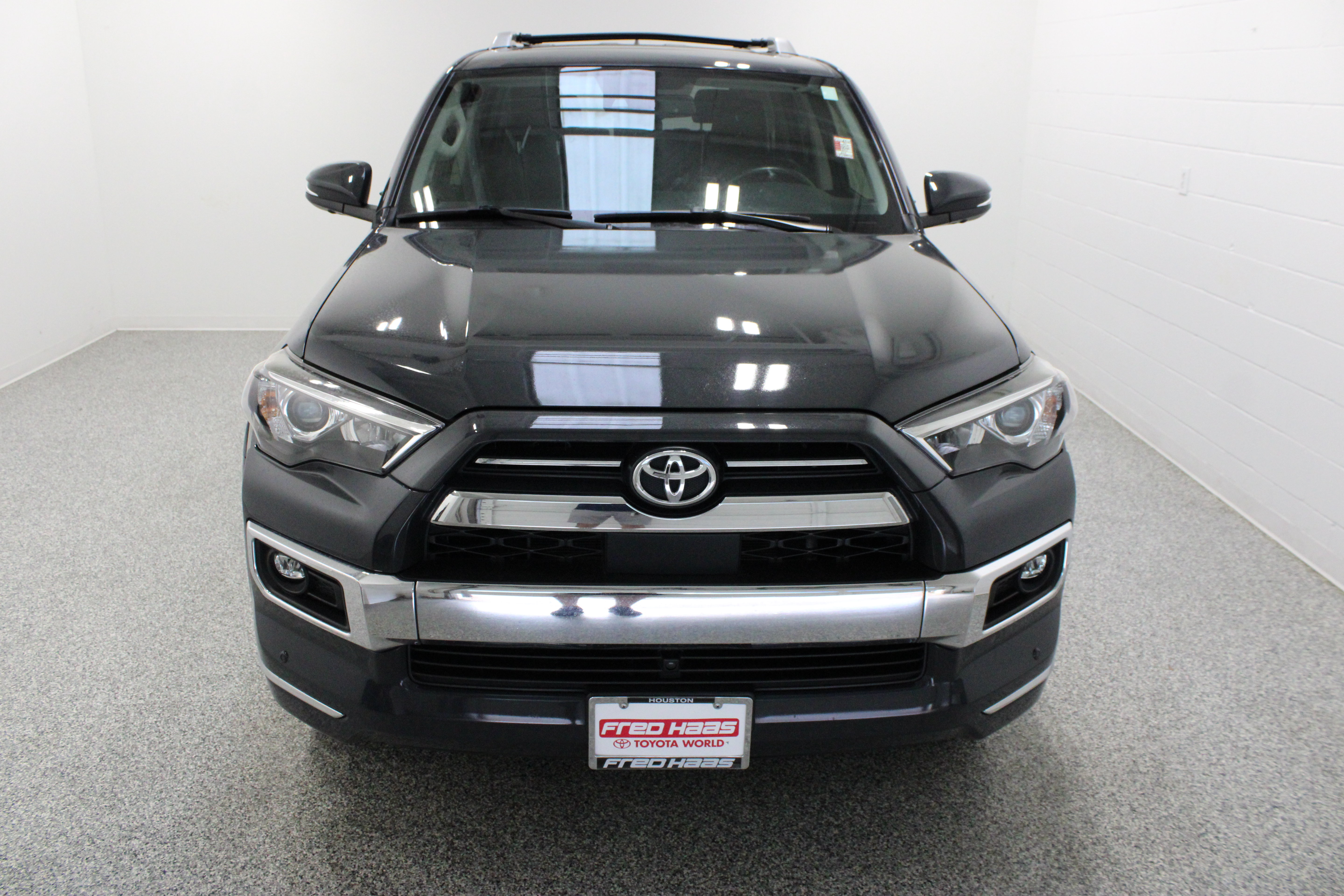 Used 2024 Toyota 4Runner Limited AWD/4WD image 3