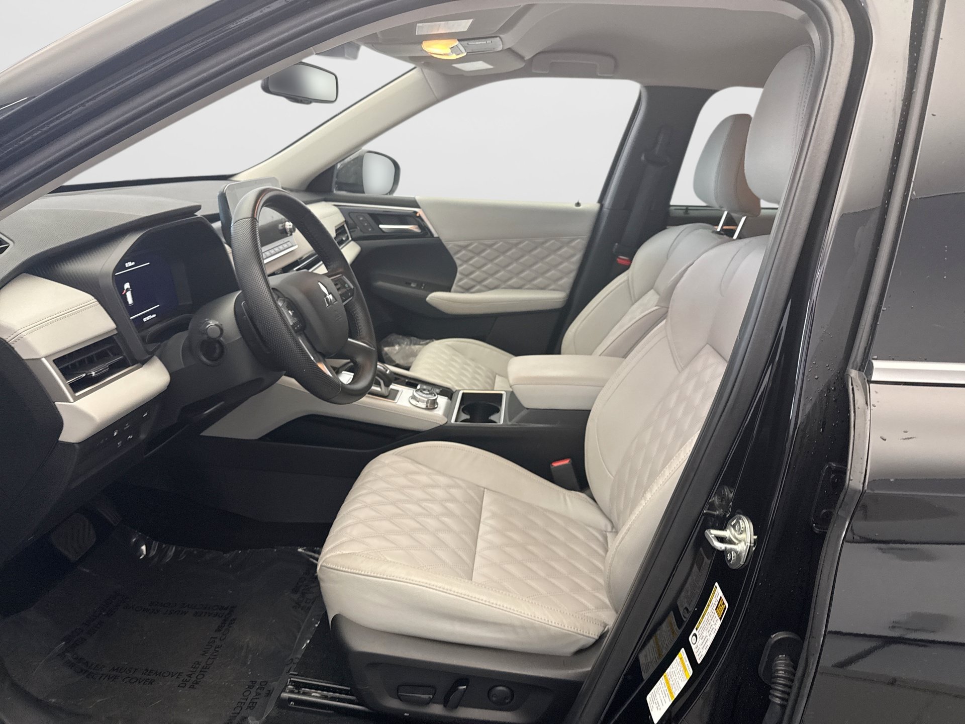 Used 2023 Mitsubishi Outlander SEL AWD/4WD image 11