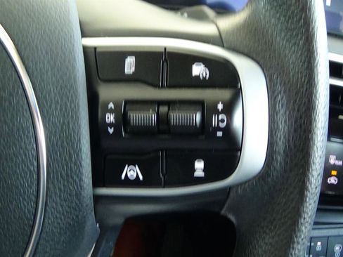 Used 2025 Kia K5 LXS FWD image 19