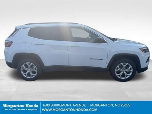 Used 2024 Jeep Compass Latitude AWD/4WD image 9
