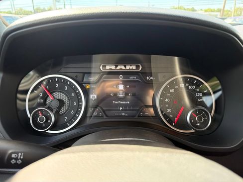 New 2026 RAM 1500 Express AWD/4WD image 9