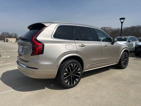 New 2026 Volvo XC90 B6 Plus image 7