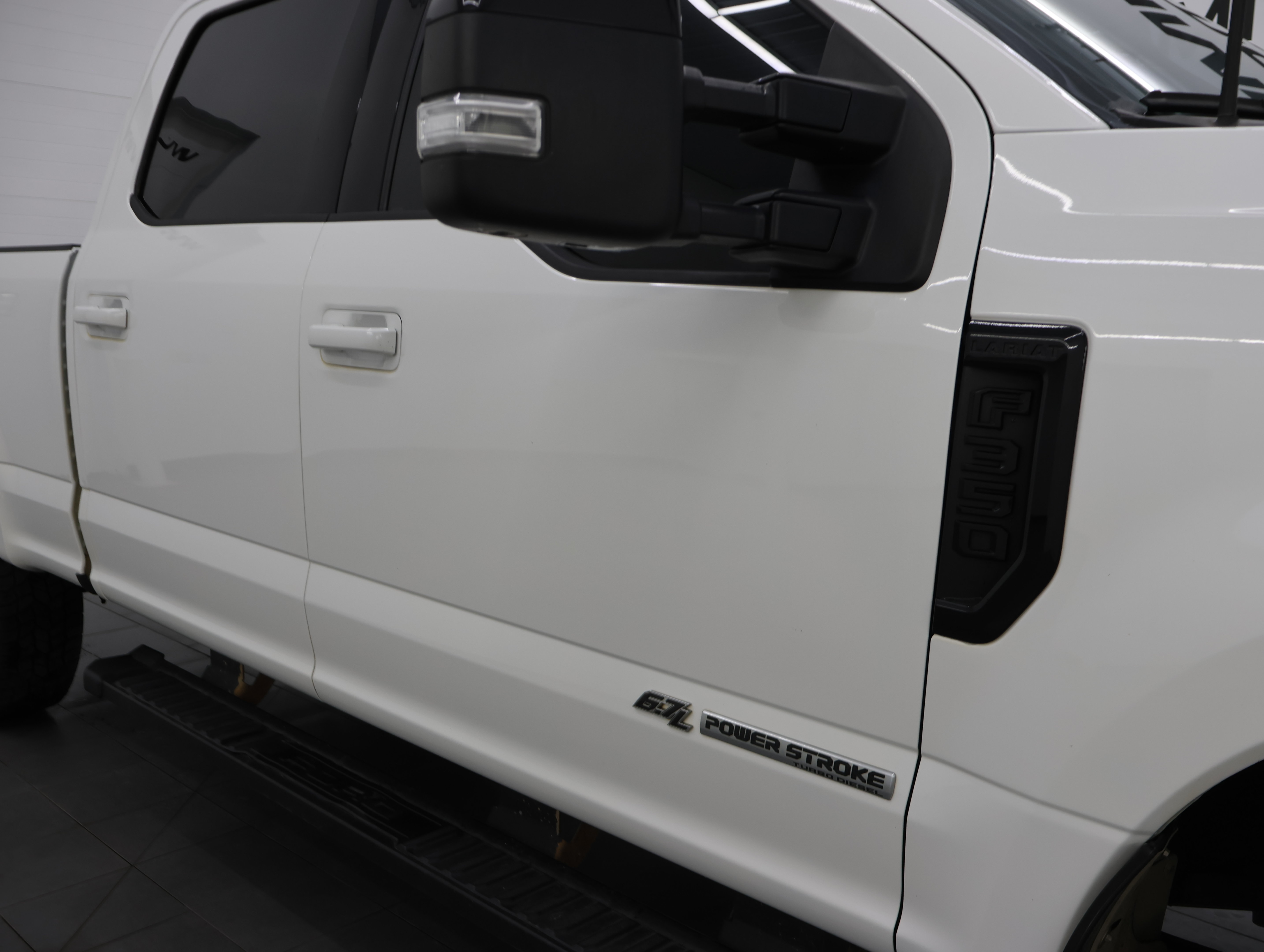 Used 2022 Ford F350 Lariat w/ Black Appearance Package AWD/4WD image 21