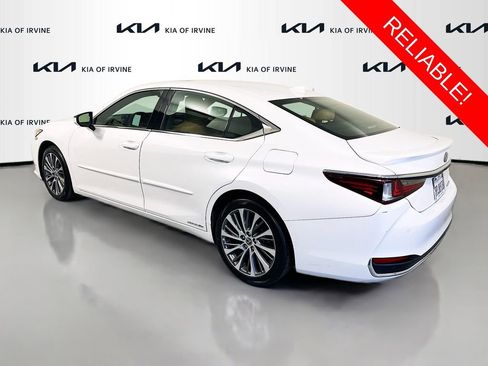 Used 2021 Lexus ES 300h w/ Premium Package image 5