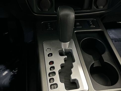 Used 2015 Nissan Armada Platinum image 33