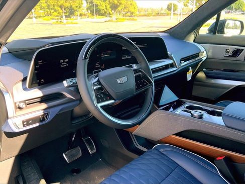 New 2026 Cadillac Vistiq Premium Luxury image 9