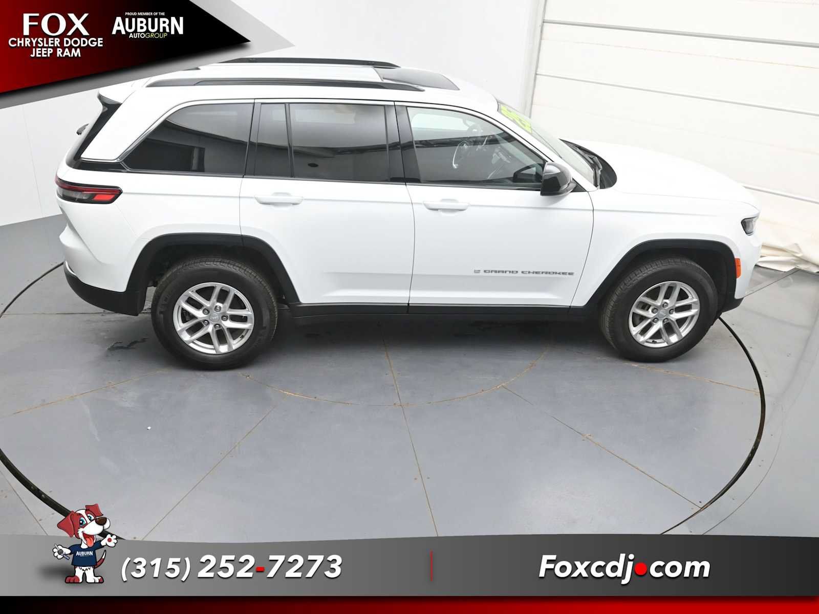 Used 2025 Jeep Grand Cherokee Laredo X w/ Luxury Tech Group I AWD/4WD image 35