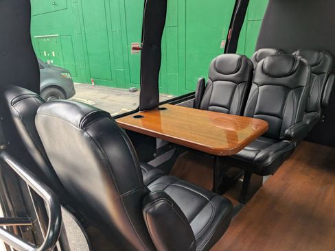 Used 2012 Ford E-350 and Econoline 350 Super Duty w/ Shuttle Bus Prep Pkg RWD image 25