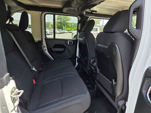 Used 2024 Jeep Wrangler Unlimited Rubicon 4xe AWD/4WD image 16