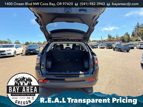 Used 2022 Jeep Compass Latitude FWD image 7
